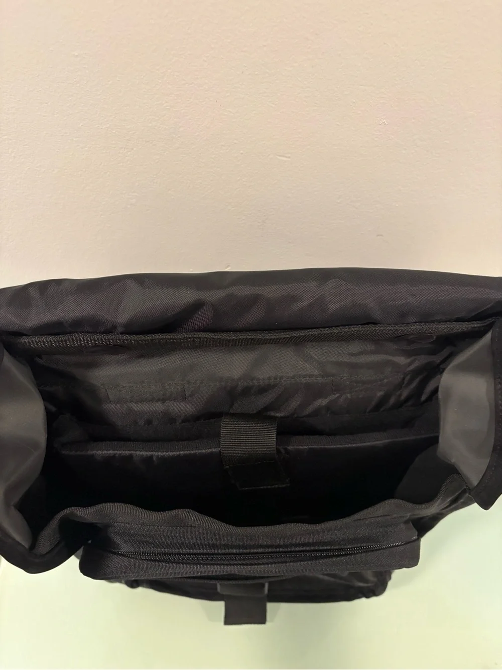 Black Men’s Messenger Bag